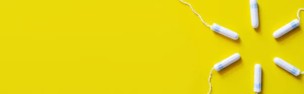 Top View Circle Made Tampons Yellow Background Copy Space Banner — Stock Photo, Image