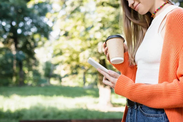 Cropped View Happy Woman Holding Paper Cup Smartphone — ストック写真