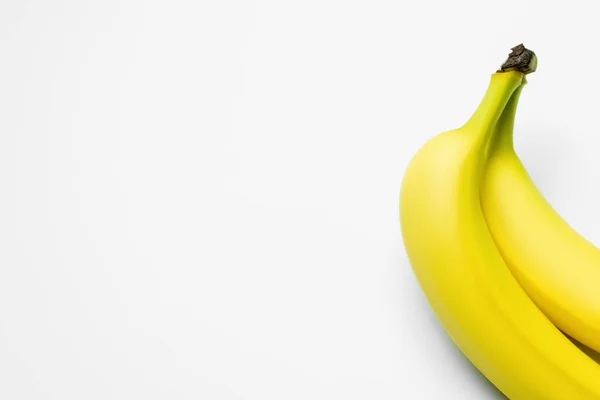 Vista Superior Plátanos Amarillos Sobre Fondo Blanco Con Espacio Para —  Fotos de Stock