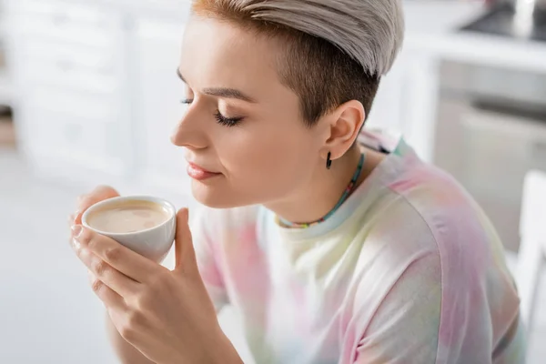 Young Woman Closed Eyes Enjoying Flavor Morning Coffee — Stock fotografie