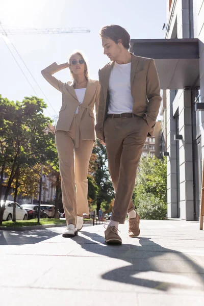 Full Length View Young Couple Beige Suits Walking City — Stock Photo, Image