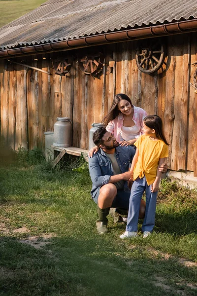 Happy Couple Farmers Looking Daughter Wooden Barn — Fotografia de Stock