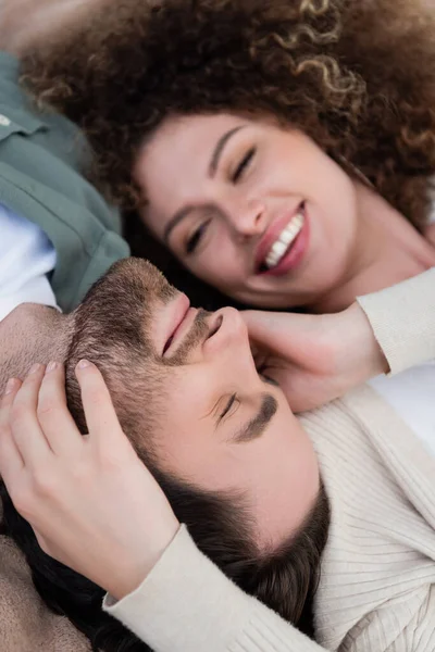 Top View Happy Blurred Woman Touching Face Blurred Man — Stockfoto