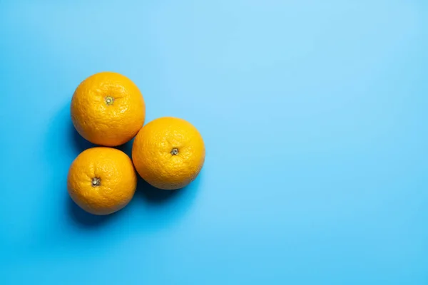 Top View Oranges Blue Background Copy Space — Stock Fotó