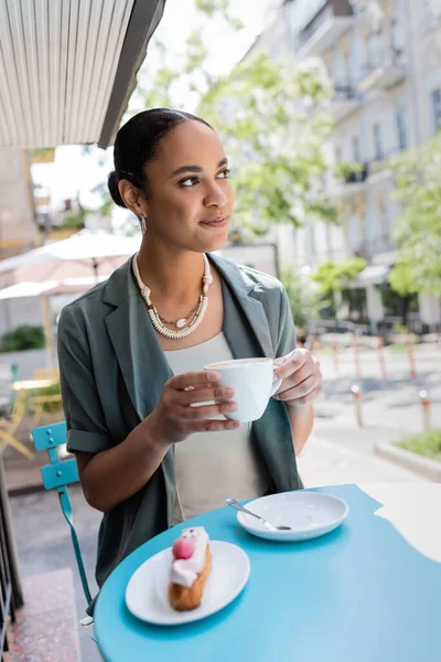 African American Client Holding Cup Blurred Dessert Terrace Confectionery — Foto de Stock