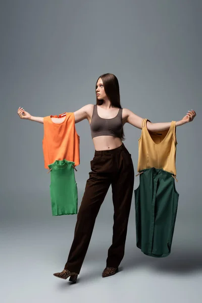 Full Length Pretty Model Crop Top Trousers Standing Outstretched Hands — Foto de Stock