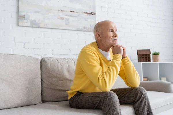 Grey Haired Man Sitting Couch Living Room — Stok Foto