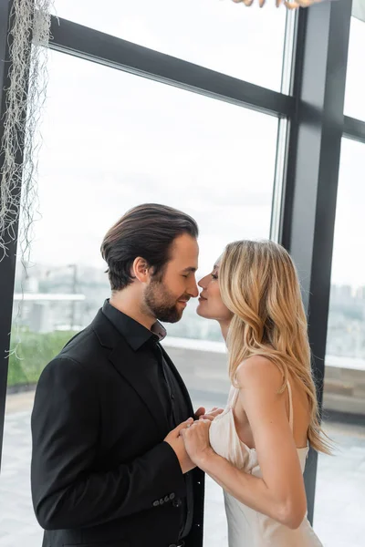 Side View Romantic Couple Smiling While Kissing Restaurant — Stock Photo, Image