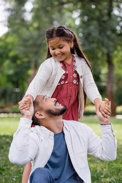 Smiling Asian Child Holding Hands Parent Park — 스톡 사진