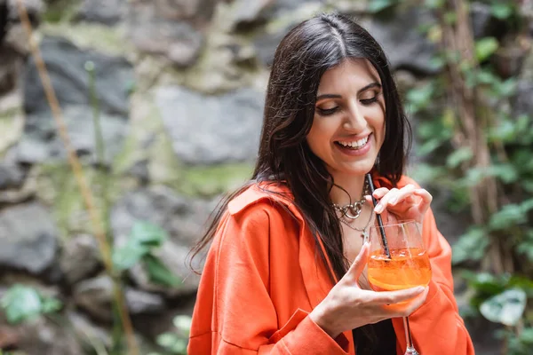 Smiling Brunette Woman Holding Cocktail Drinking Straw Terrace Cafe — Fotografia de Stock