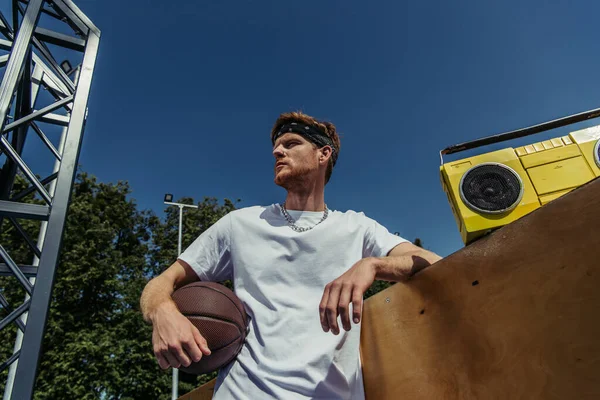 Low Angle View Young Basketball Player Looking Away Boombox — Stok fotoğraf