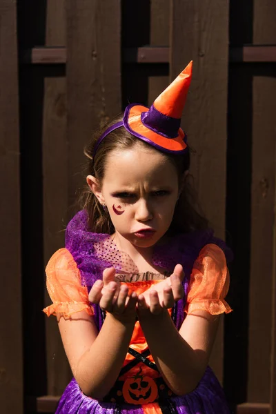 Girl Halloween Costume Showing Angry Grimace Gesturing While Looking Camera — Stock Photo, Image