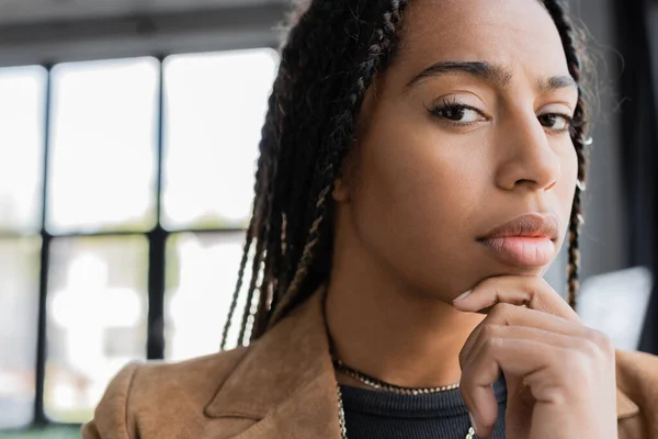 Portrait Serious African American Businesswoman Looking Camera Office — Stock Photo, Image