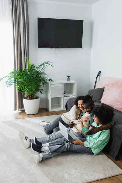 High Angle View Cheerful African American Family Smiling Watching Film — Stock Photo, Image