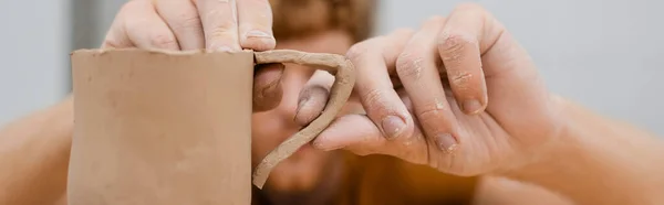 Artesanato Desfocado Fazendo Copo Cerâmica Oficina Cerâmica Banner — Fotografia de Stock