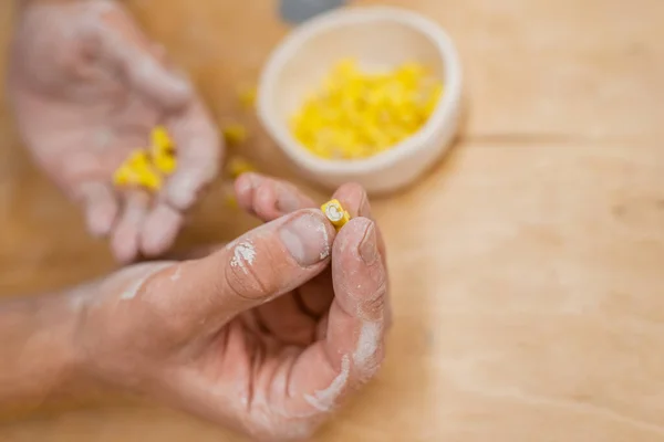 Handwerker Mit Töpferwerkzeug Werkstatt Von Oben — Stockfoto