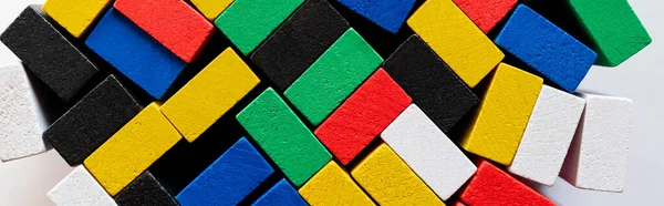 Vue de dessus des blocs multicolores de forme rectangulaire, bannière — Photo de stock