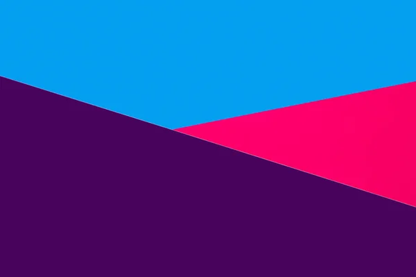 Fondo geométrico abstracto azul, púrpura y rosa con espacio de copia - foto de stock