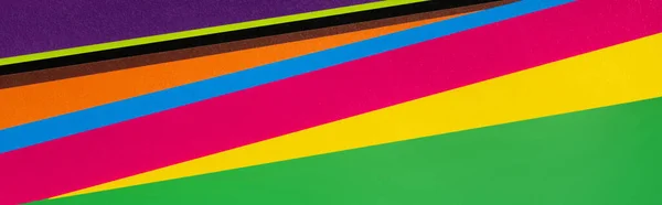 Fondo geométrico abstracto con rayas multicolores brillantes, bandera - foto de stock