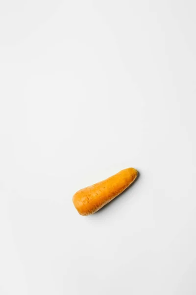 Top view of ripe carrot on white background — Fotografia de Stock