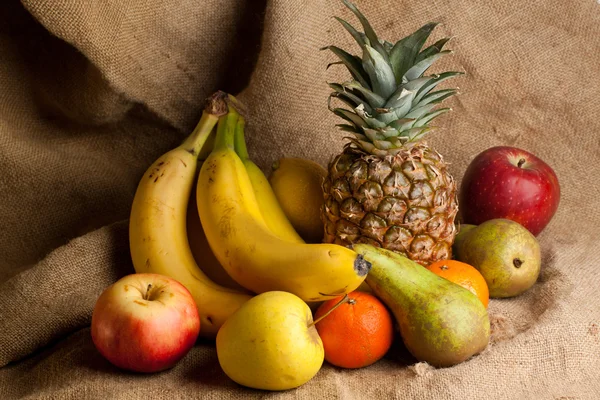 Vários frutos frescos — Fotografia de Stock