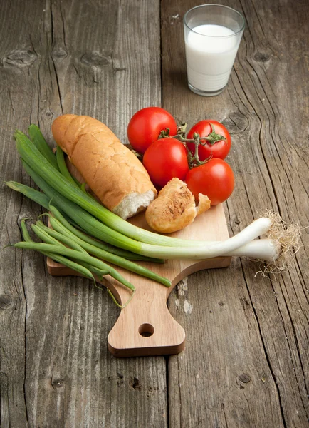 Miscela di verdure fresche e pane — Foto Stock