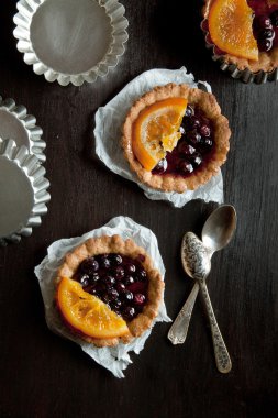 kaşık ile tatlı tartlets