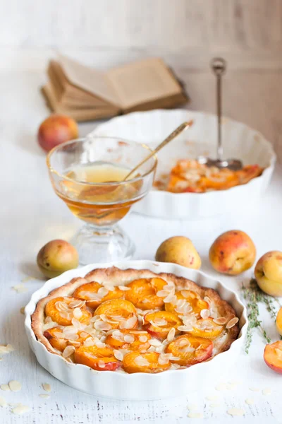 Breakfast with apricot tarte — Stock Photo, Image