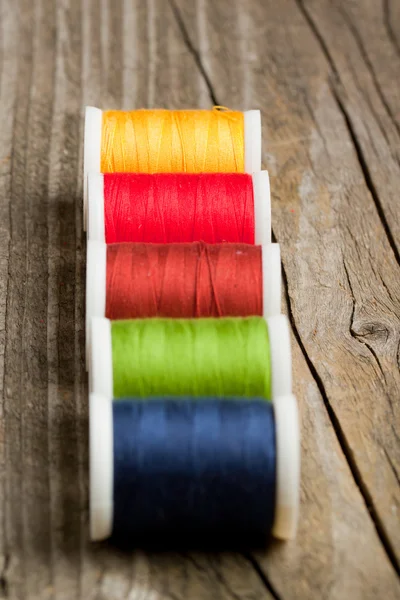 Spools of colorful threads — Stock Photo, Image