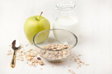 müsli, süt ve apple Kahvaltı