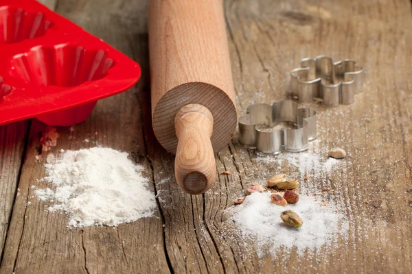 Dough, sugar and rolling-pin — Stock Photo, Image