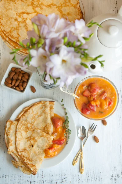 Breakfast with pancakes — Stock Photo, Image