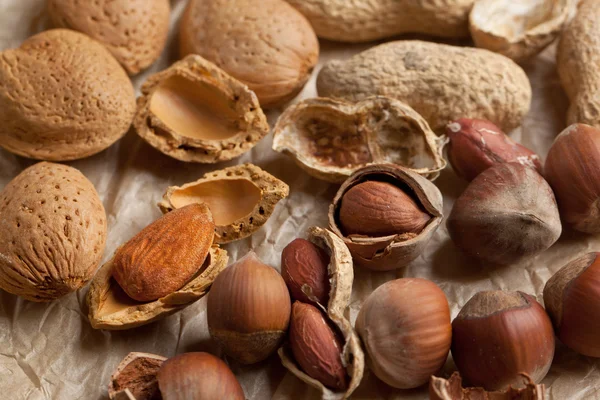 Assorted nuts almond, hazelnut and peanut — Stock Photo, Image