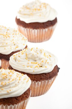 krem şanti ile cupcakes