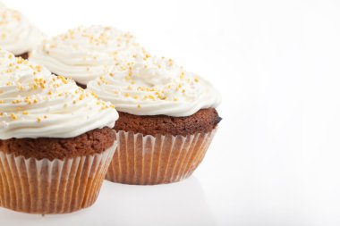 krem şanti ile cupcakes