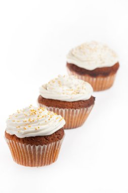 krem şanti ile cupcakes