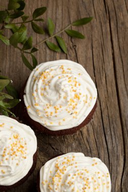 krem şanti ile cupcakes