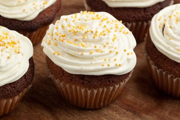 krem şanti ile cupcakes