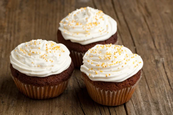 krem şanti ile cupcakes