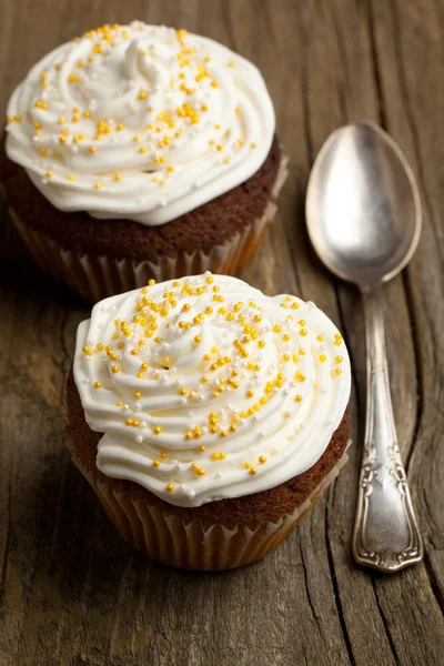 krem şanti ile cupcakes