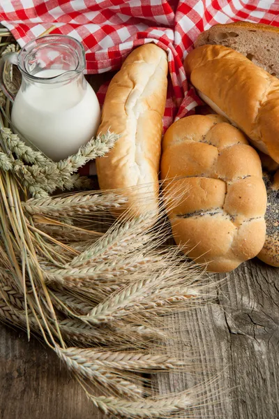 çok fazla ekmek süt ve sivri