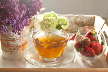 çay ve çilek Kahvaltı