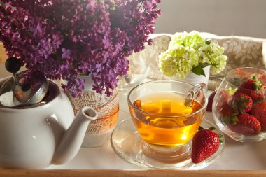 çay ve çilek Kahvaltı