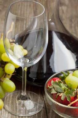 cam şarap ve meyve