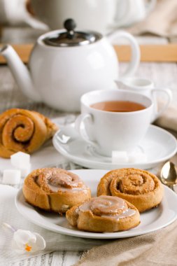 tarçınlı çörek ile Kahvaltı