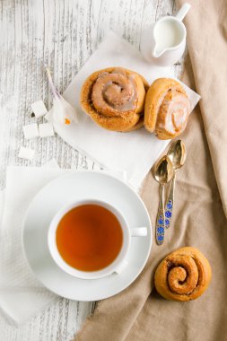 tarçınlı çörek ile Kahvaltı