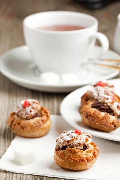 Kuchen mit Schokoladenmousse — Stockfoto