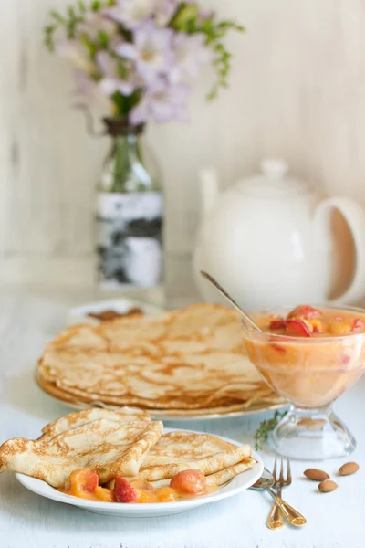 Breakfast with pancakes — Stock Photo, Image