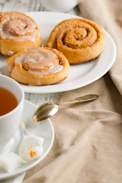 Süße Zimtbrötchen — Stockfoto