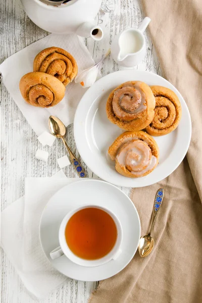tarçınlı çörek ile Kahvaltı